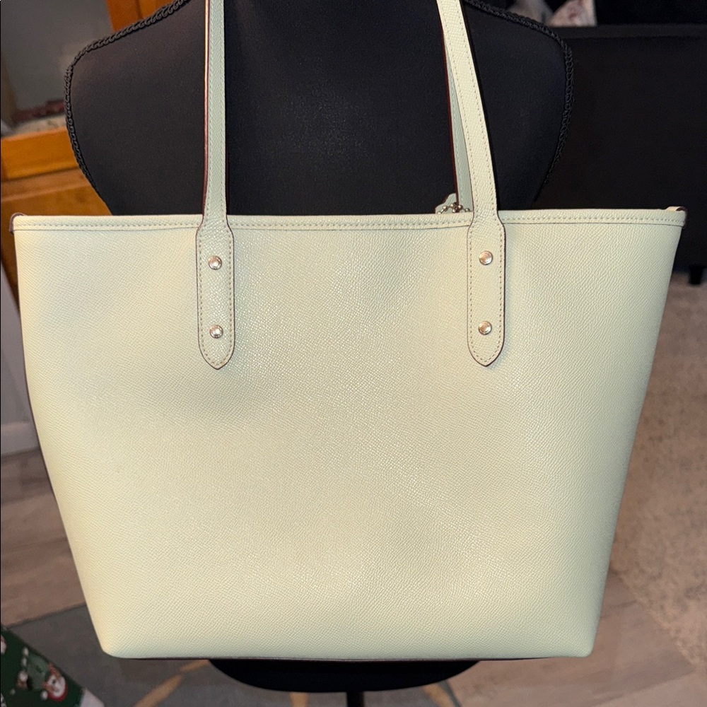 Coach City Tote Bag Sage green crossgrain leather interior pockets - Picture 3 of 15
